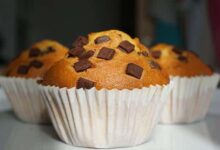 Muffins De Baunilha Com Gotas De Chocolate