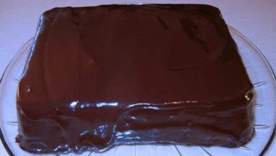 Bolo De Chocolate Com Cobertura De Danete