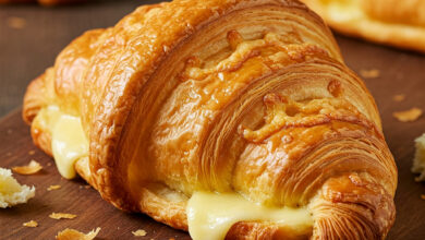 Croissant Recheado Com Queijo Mussarela