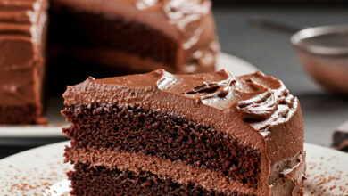 Bolo Cremoso Com Cobertura De Chocolate