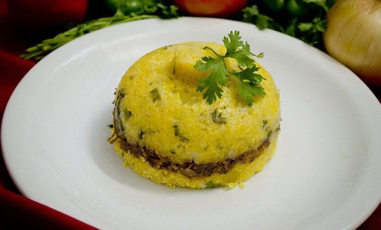 Cuscuz Recheado Com Carne Moída E Queijo