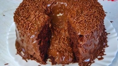 Receita Bolo de Chocolate Úmido Com Cobertura Super Cremosa