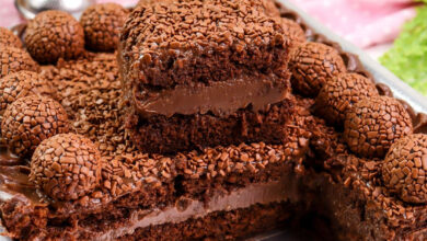 Bolo de Chocolate Fofinho Com Recheio Super Cremoso